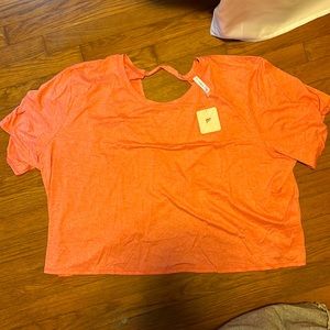 FABLETICS Blake Twist Back S/S Tee NWT